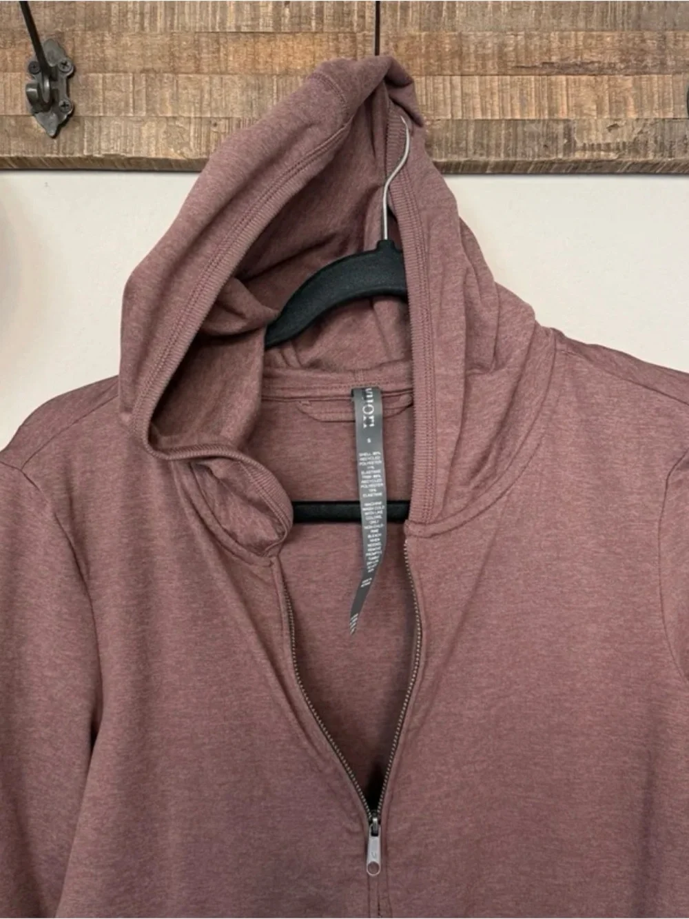 Vuori Halo Mini Full Zip Hoodie in Chocolate Milk Heather size Small